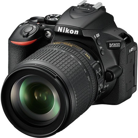 Nikon D5600 kit 18-105mm