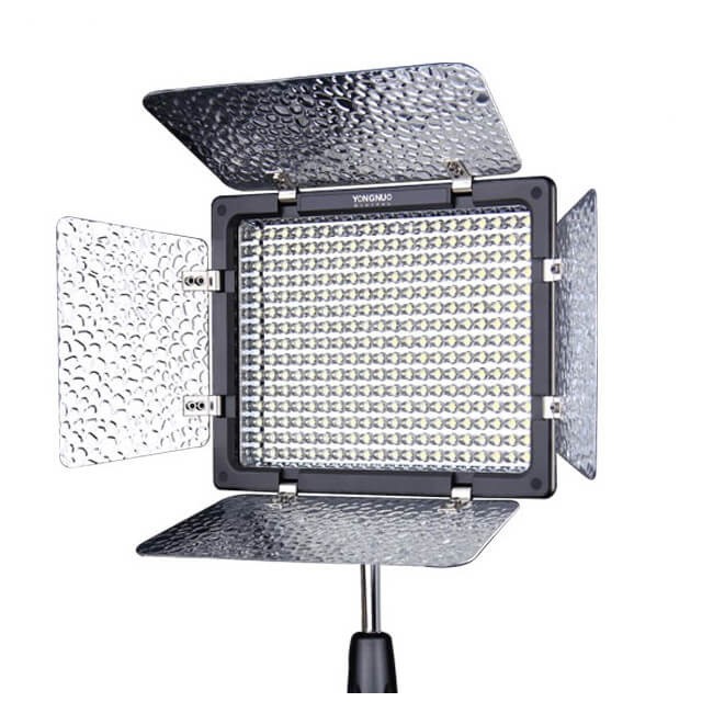 Накамерный свет светодиодный Yongnuo YN-300 III LED 5500K