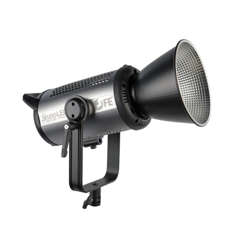 Осветитель студийный Falcon Eyes Studio LED 600B PRO